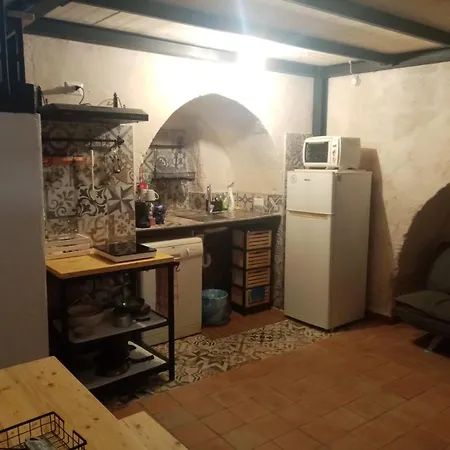 ホステル Dei Sassi - *